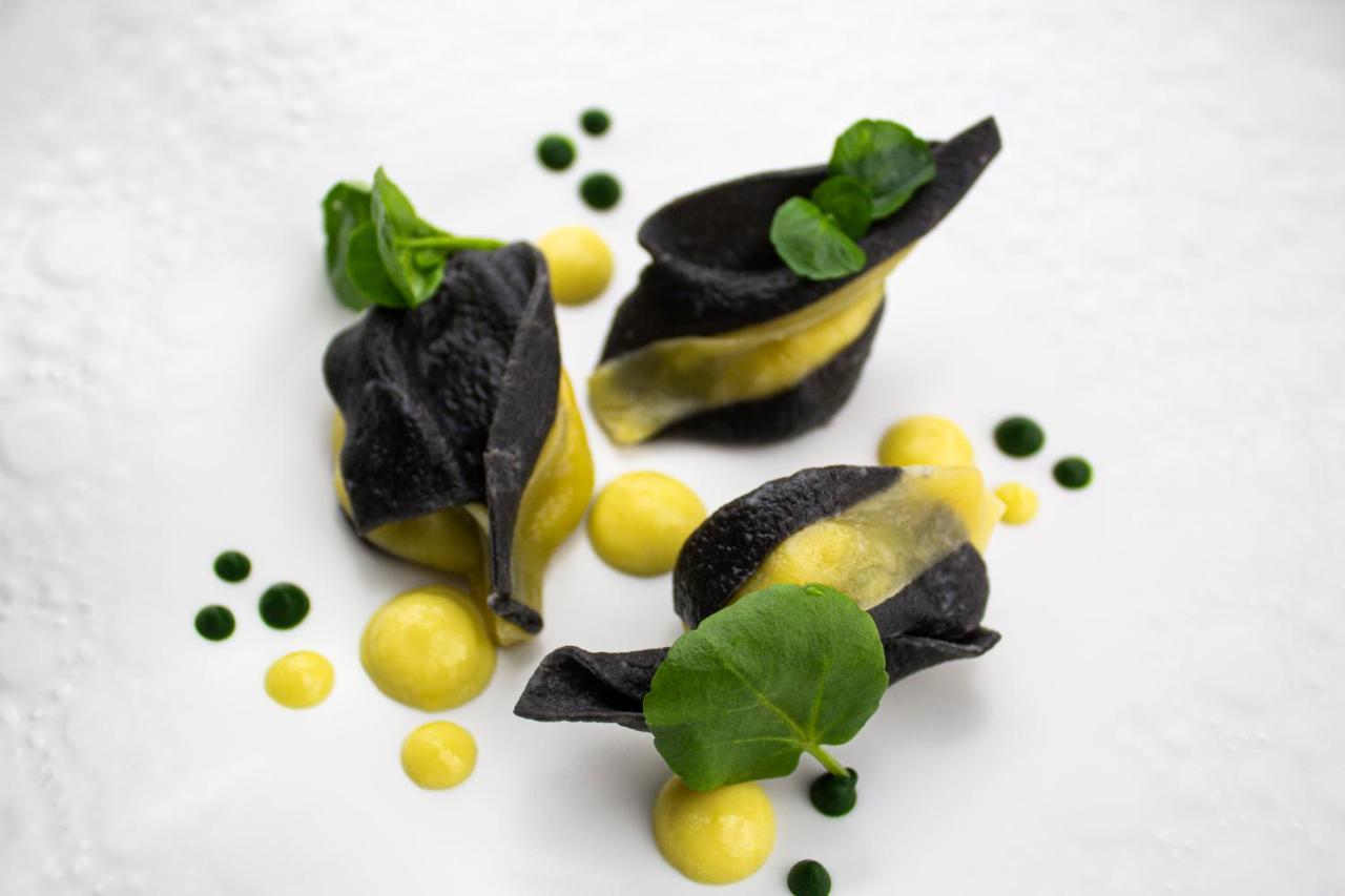 Chateau D'Origny, Chambres D'Hotes Et Restaurant Gastronomique Ouches Buitenkant foto