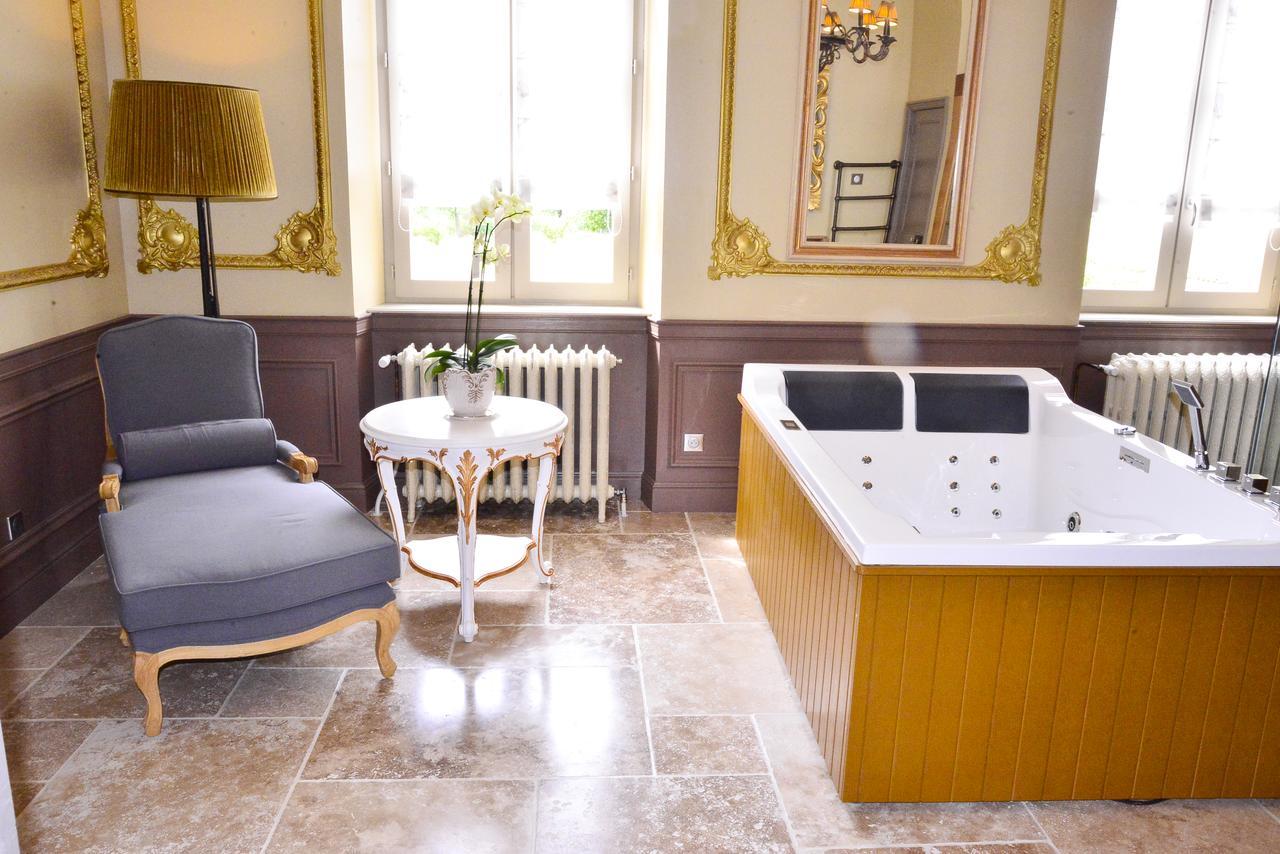 Chateau D'Origny, Chambres D'Hotes Et Restaurant Gastronomique Ouches Buitenkant foto